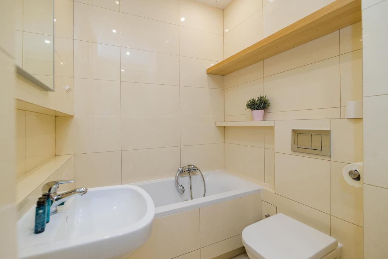 Shortstaypoland Plac Dabrowskiego B140 华沙 外观 照片