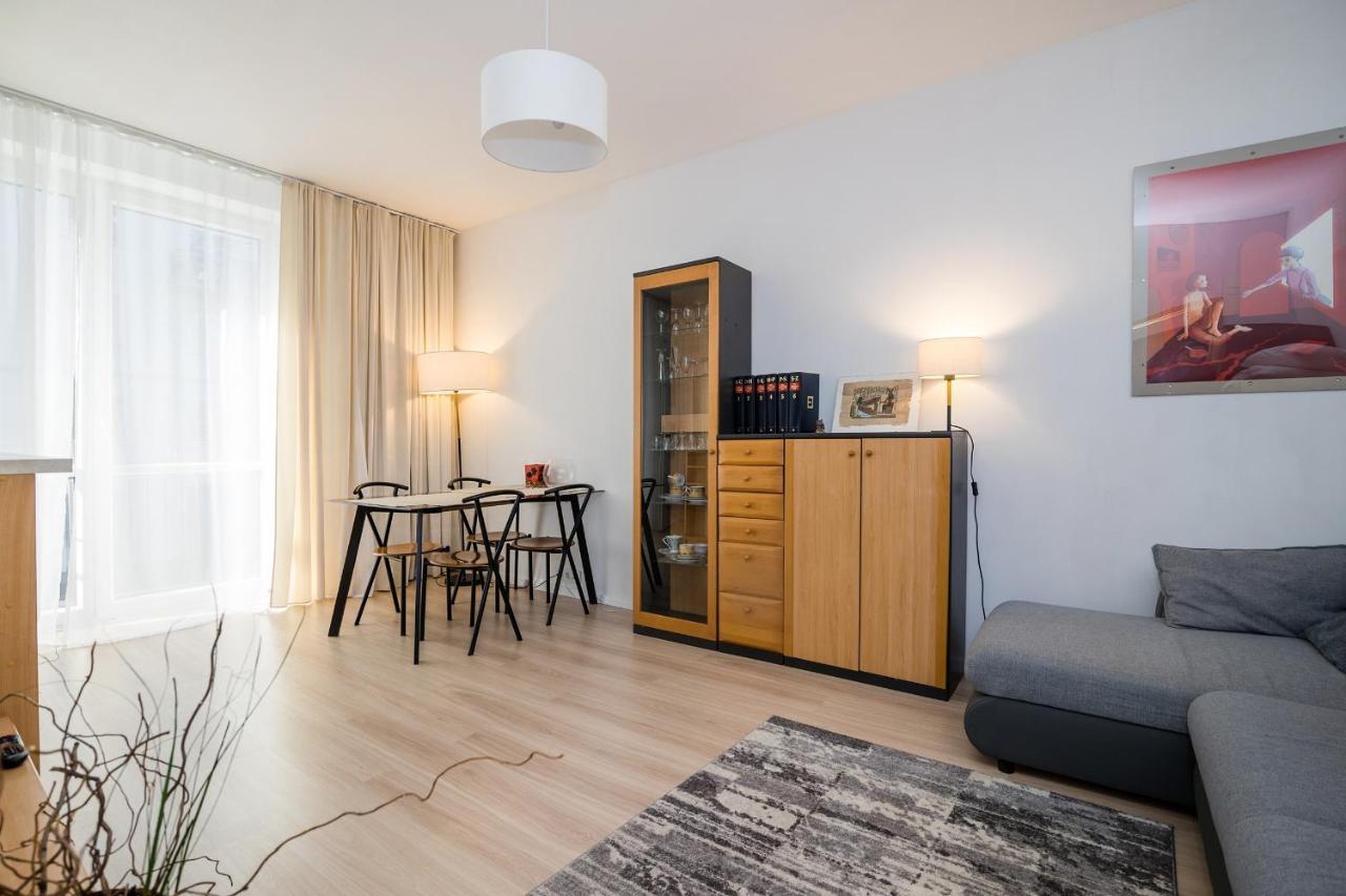 Shortstaypoland Plac Dabrowskiego B140 华沙 外观 照片